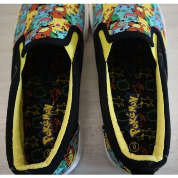Pokémon BBPK42GU002 Boy's Sz 6 Black Multi Character Low Top Slip-On Shoes - Picture 4 of 9